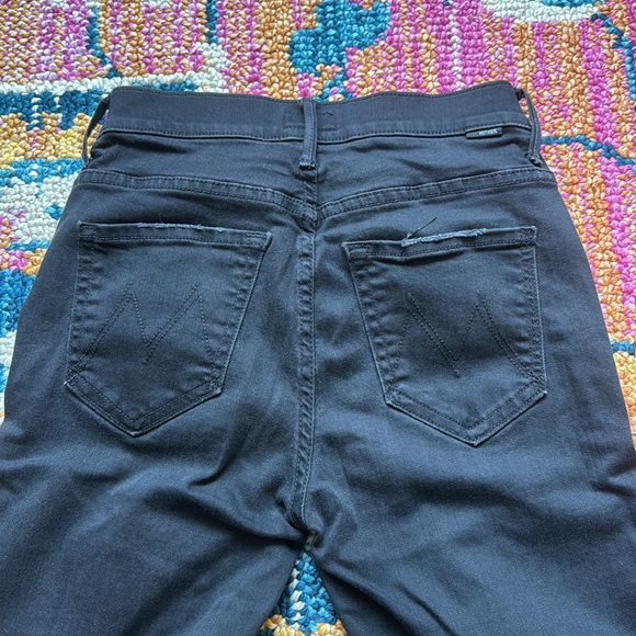 MOTHER Denim Insider Crop Step Fray Black Jeans - Picture 2 of 5